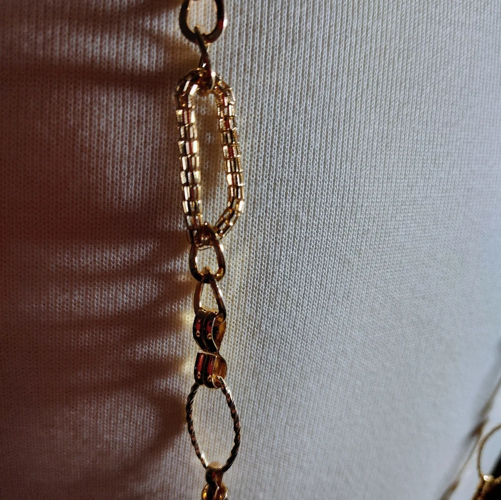 Elegant Gold Chain Necklace NWOT